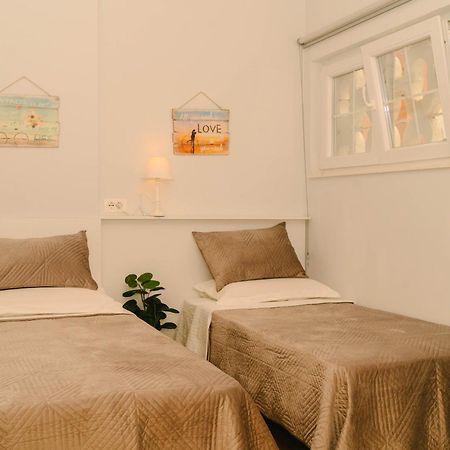 Studio Flat In Heart Of Tiranë Ngoại thất bức ảnh