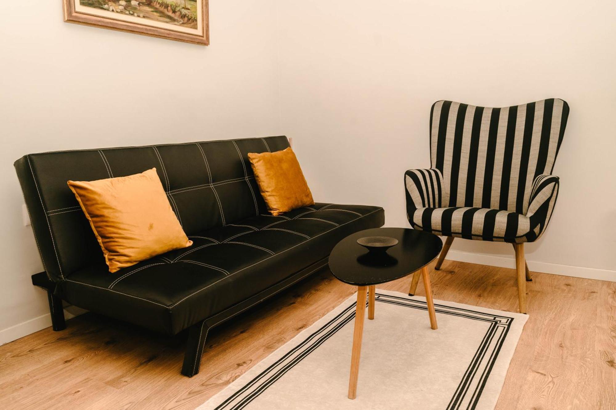 Studio Flat In Heart Of Tiranë Ngoại thất bức ảnh